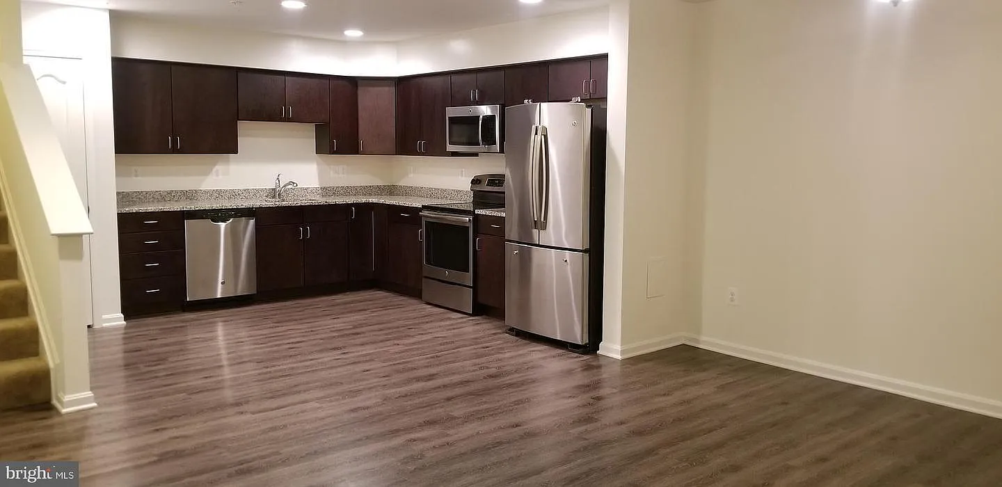 1826 Cassandra Dr — Photo 2