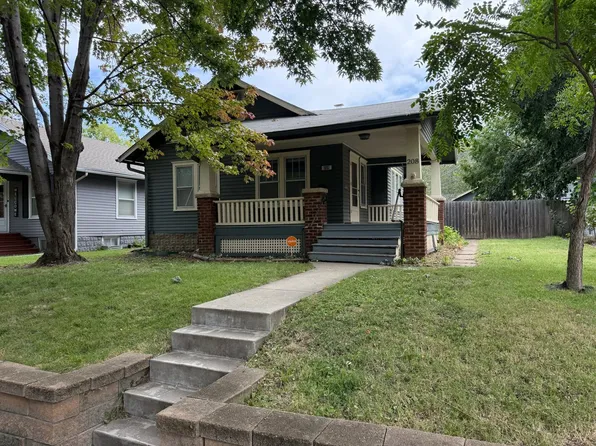 208 SW Courtland Ave, Topeka, KS 66606