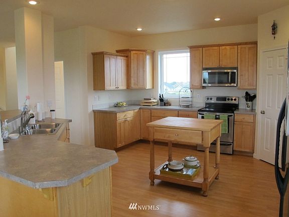4th image of 1273 Ocean Shores Boulevard SW