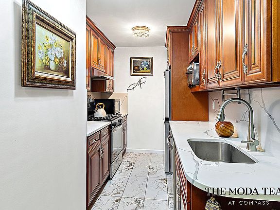 2nd image of 3333 Henry Hudson Pkwy APT 1G