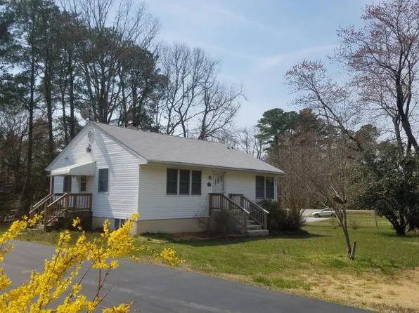 565 Twin Cove Ln, Dowell, MD 20629