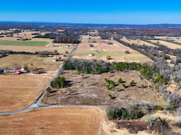 10 Virgil Beasley Rd, Chapel Hill, TN 37034