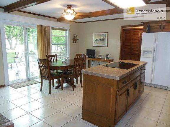 3rd image of 4001 NE Woodridge Dr