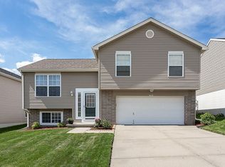 17818 Olive St, Omaha, NE 68136