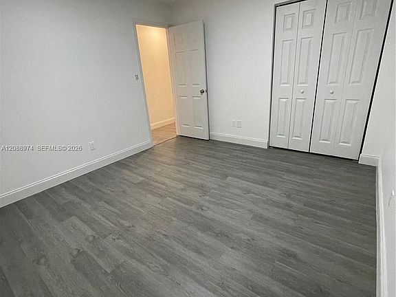 5th image of 2924 Sherwood Ln