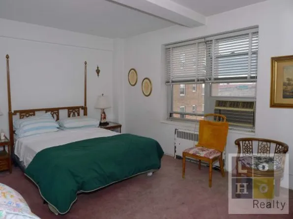 500 Grand Street image 1 of 8