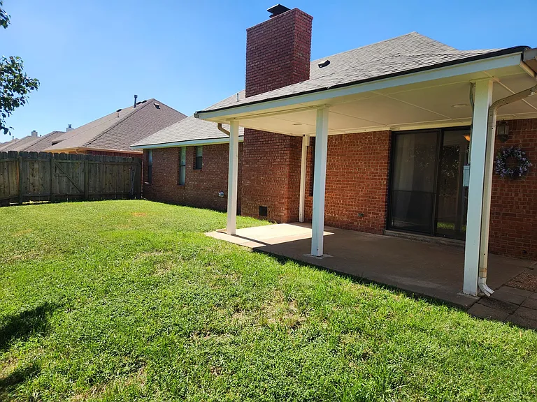 423 Oakdale Dr — Photo 14