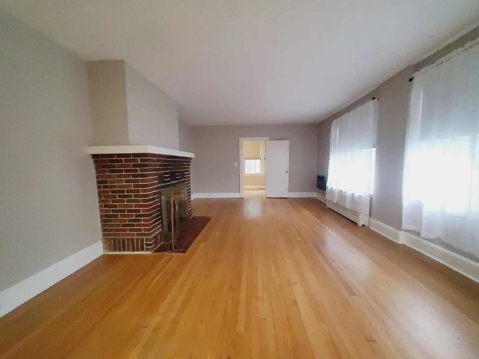 2 bed, 1.5 bath, 1250 sqft, $3,700 — Photo 4