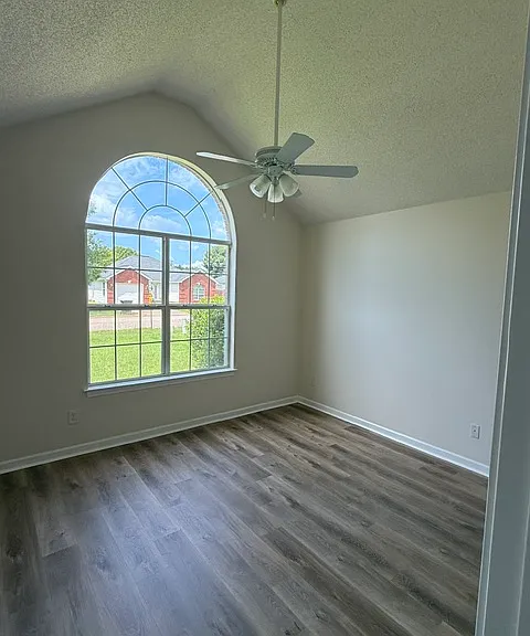 141 Millbrook Dr — Photo 8