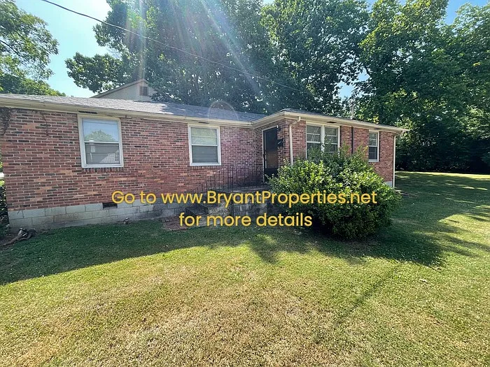 1915 Sweetbriar Ave #B — Photo 1