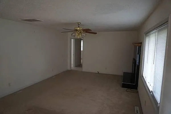 233 W Morningside St — Photo 6