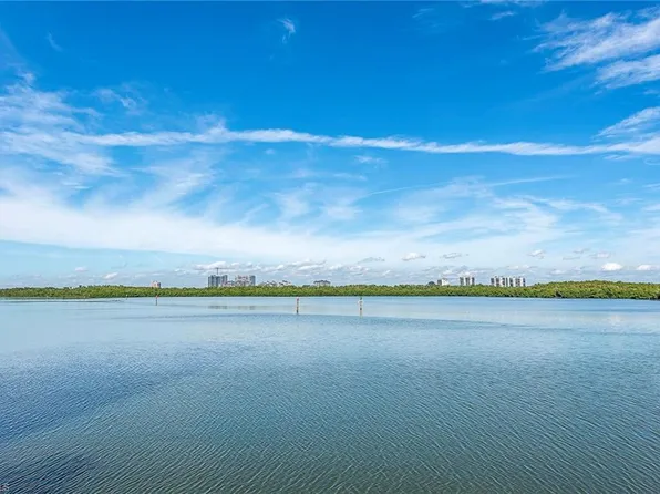 17 Bluebill Ave, Naples, FL