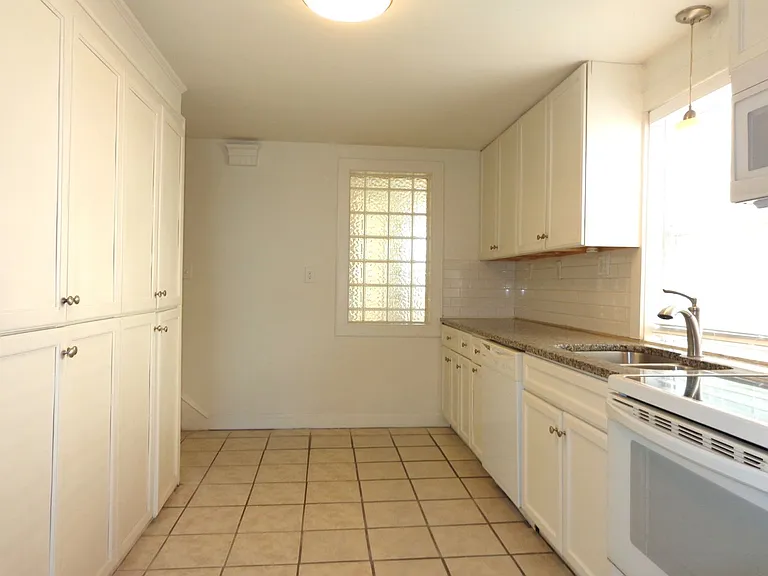 2020 E Ocean View Ave — Photo 14