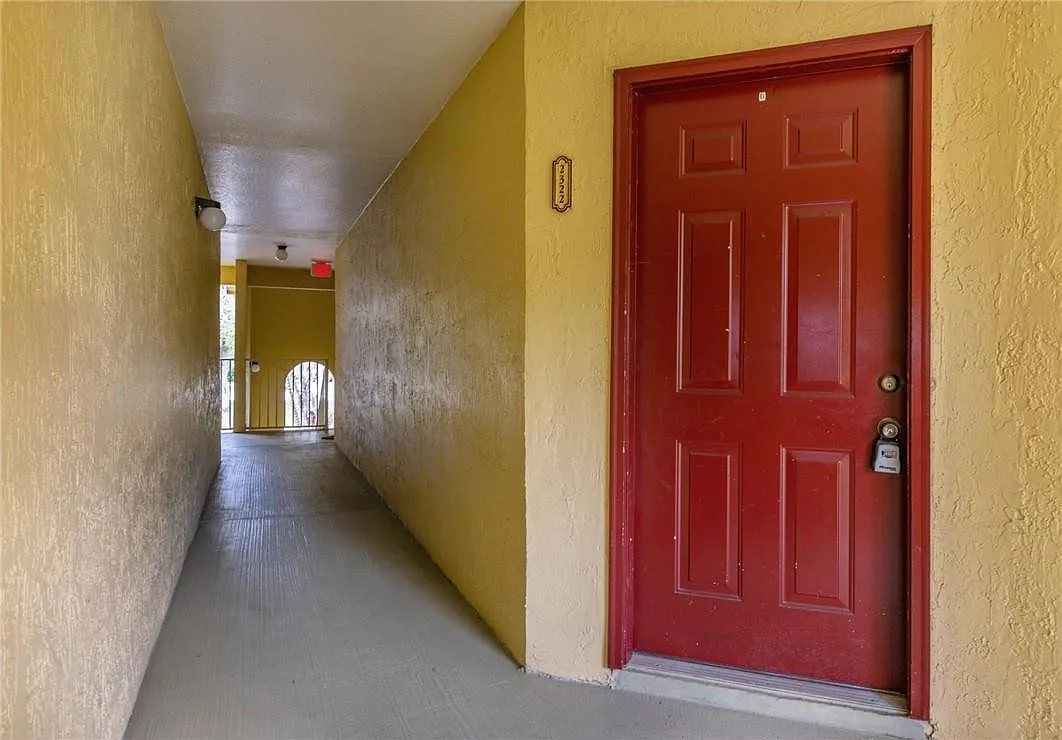 2 bed, 2.0 bath, 1065 sqft, $2,300 — Photo 4