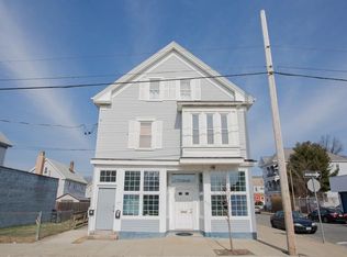 515-517 Kempton St, New Bedford, MA 02740