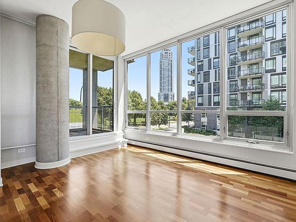 3rd image of 901 S 2nd St Unit 201