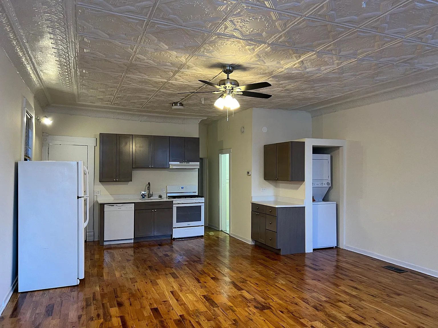 Studio, $1,800 — Photo 2