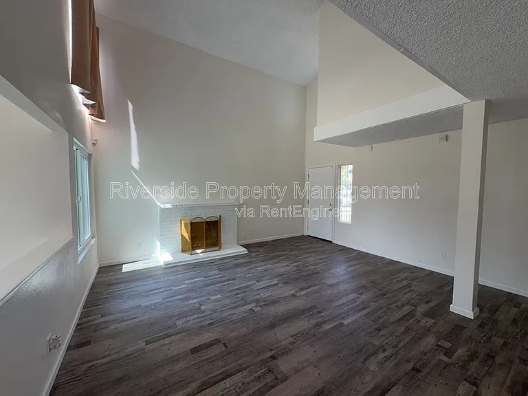 11883 Bayless St — Photo 9