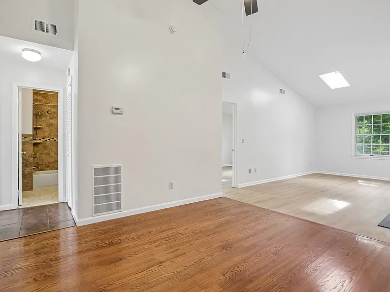366 Potomac Dr — Photo 5