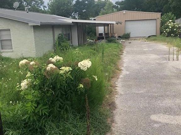4th image of 6643 Satsuma Dr