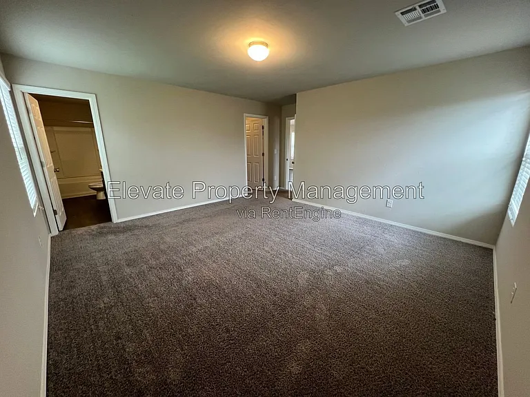 1357 Dustin Dr — Photo 17