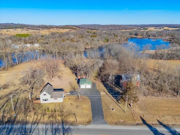 N7609 State Highway 44, Pardeeville, WI 53954