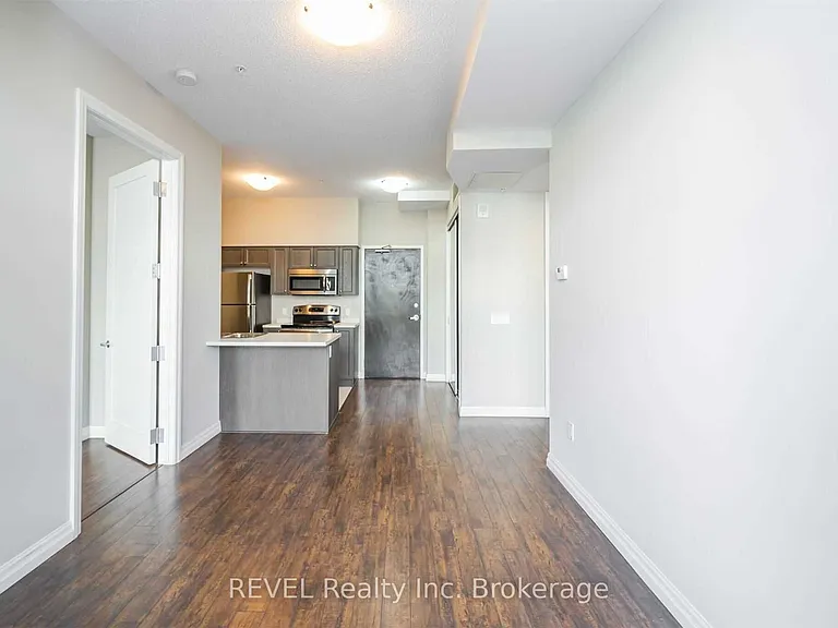 112 King St E #907 — Photo 11
