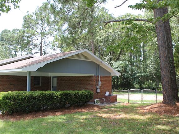 3rd image of 1101 Breckenridge Dr