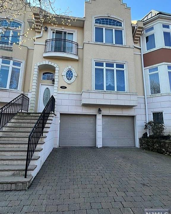1st image of 108 Winding Creek Way