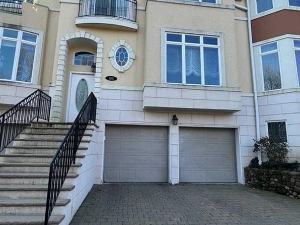 108 Winding Creek Way