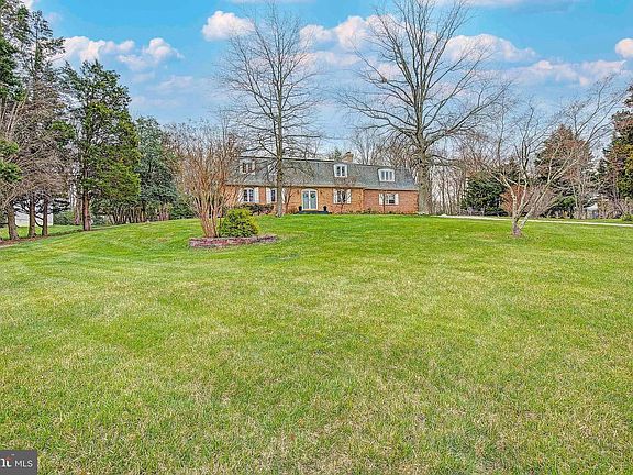 4th image of 1299 Lavall Dr