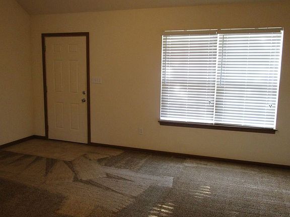 3rd image of 609 Glenstone Dr