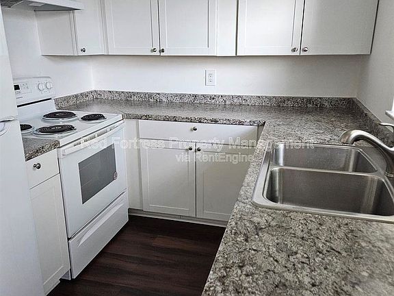 4th image of 4331 Glenwood Ave #7