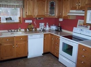 15 Carver St, Calais, ME 04619