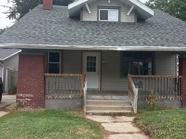 376 Rockport Rd — Photo 1