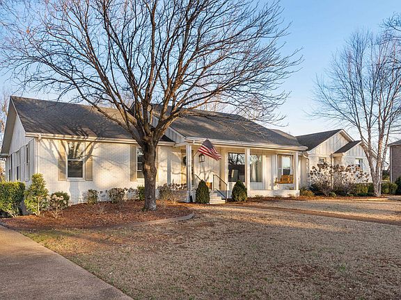 2nd image of 208 Knights Bridge Rd