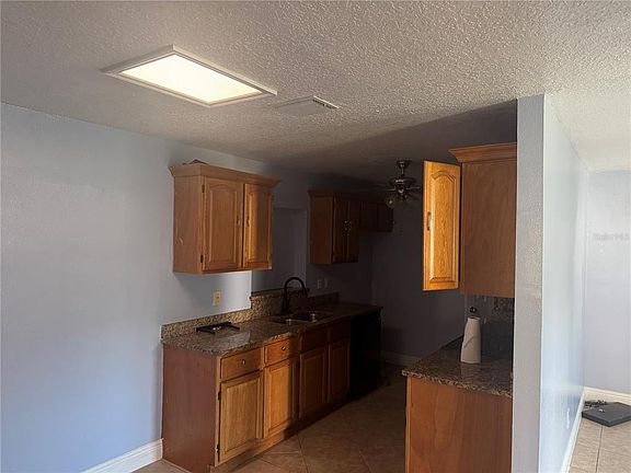 5th image of 220 3rd St