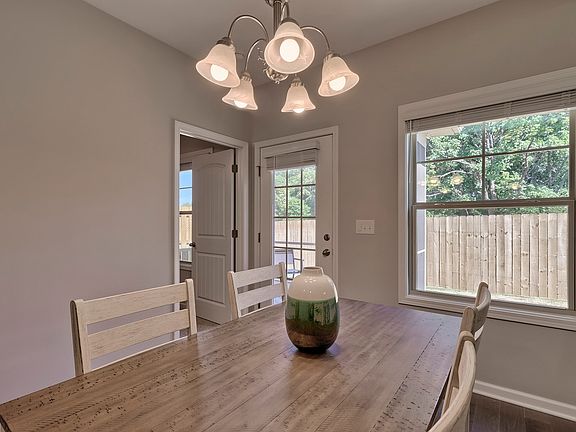 2nd image of 203 Fern Hollow Way