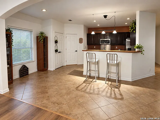 3 bed, 2.0 bath, 1509 sqft, $1,900 — Photo 3