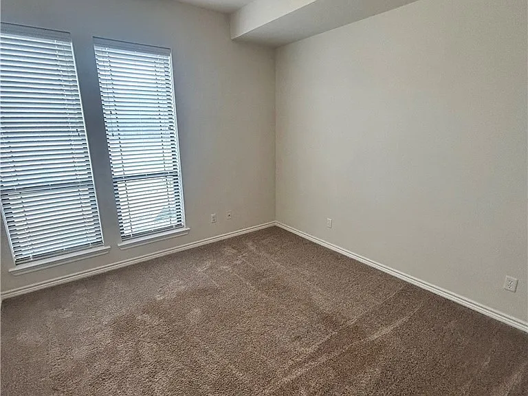 1202 Harrisonburg Ln — Photo 6
