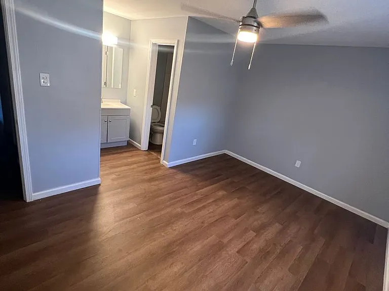 4409 Skyview Dr — Photo 8