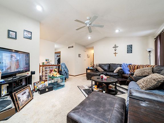 4th image of 10124 Asbury Ln