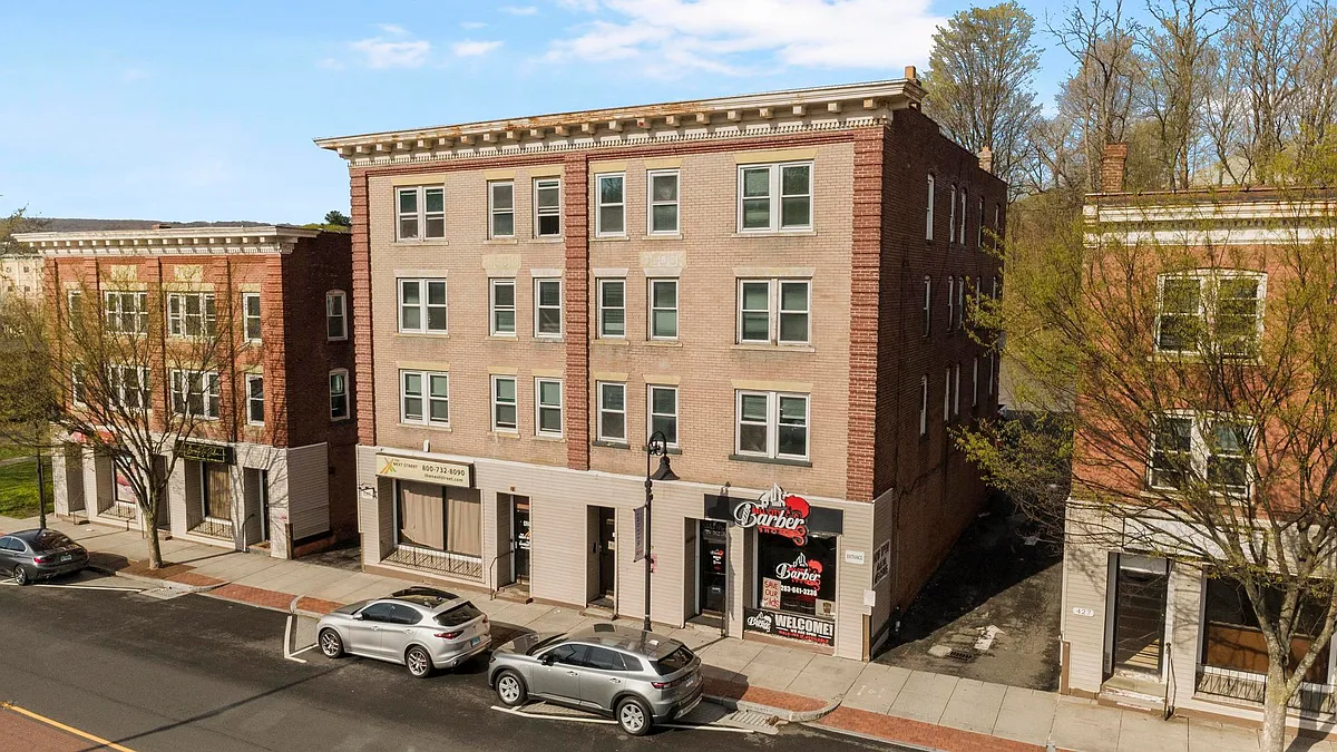 Building Photo - 425 N Main St #12