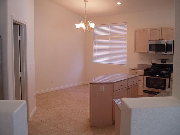 4th image of 51 Blaven Dr