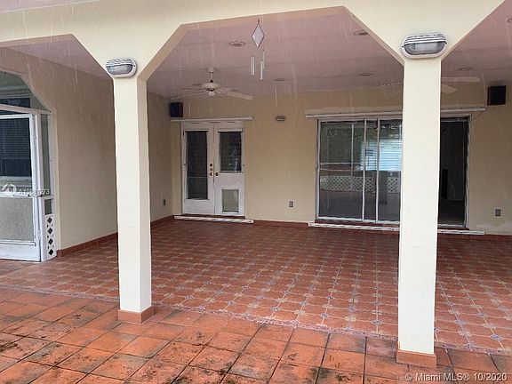5th image of 2155 NE 124th St