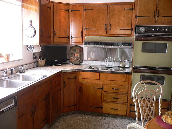Kitchen Cooktop and Dbl Oven