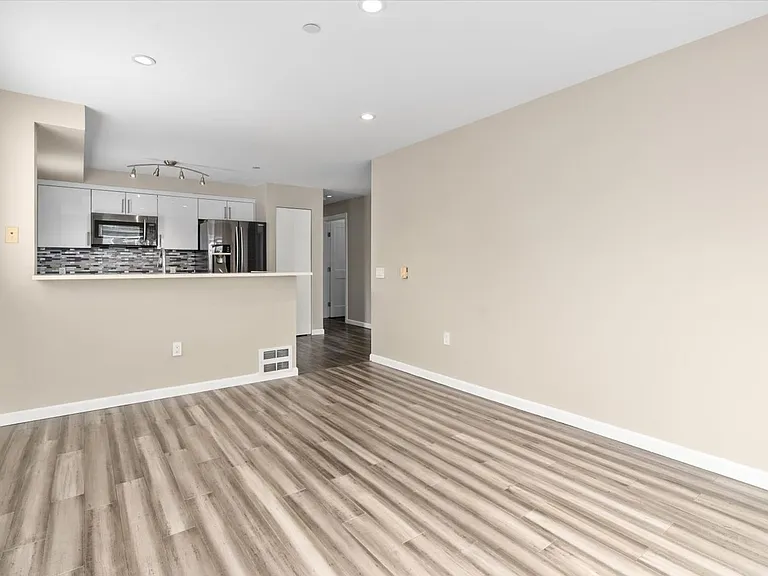 12334 31st Ave NE #409 — Photo 5