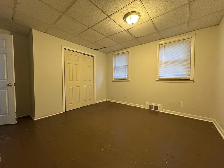 57-1A Lounsbury St #1 — Photo 5