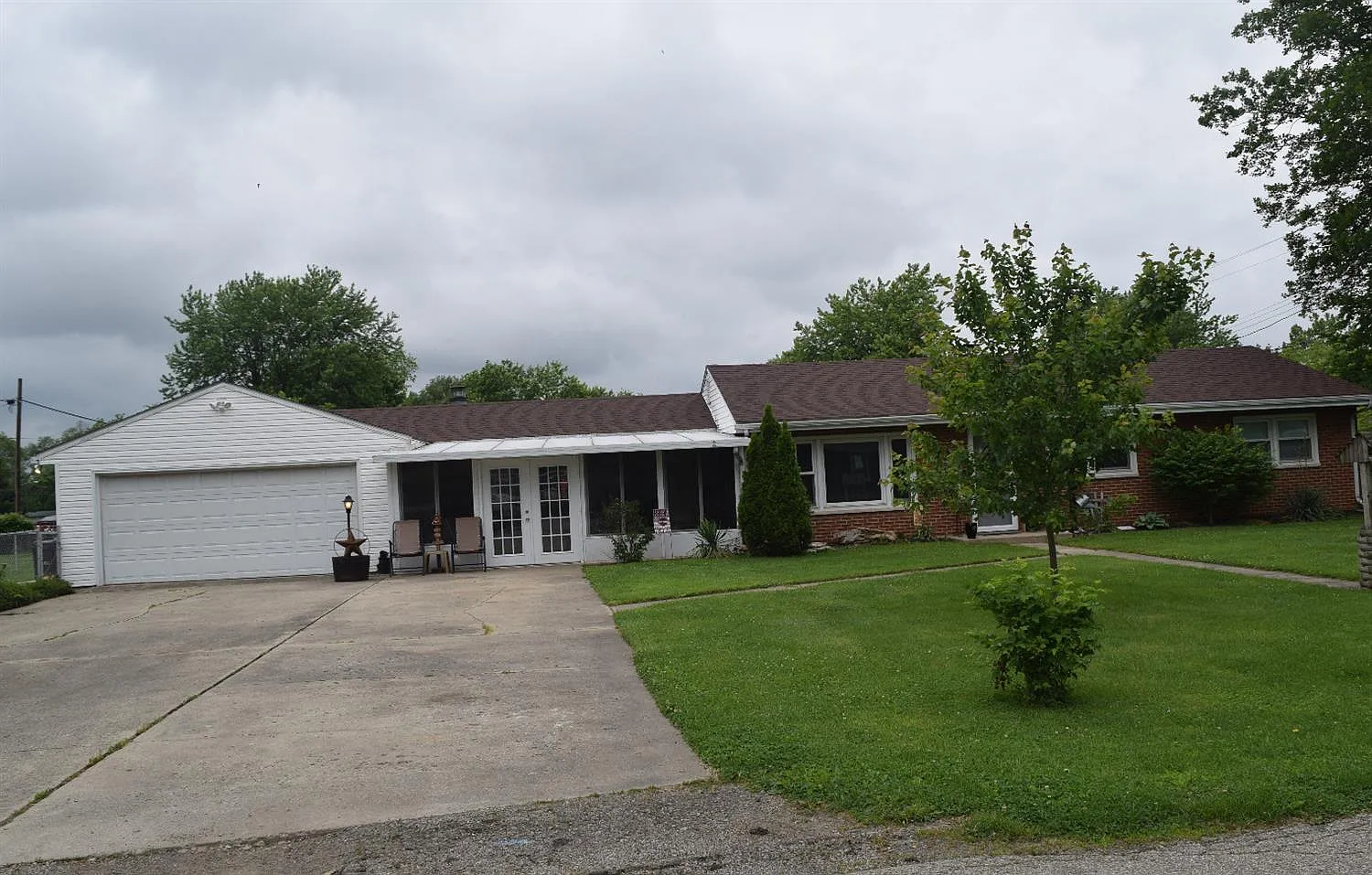 601 Glenn St photo 1