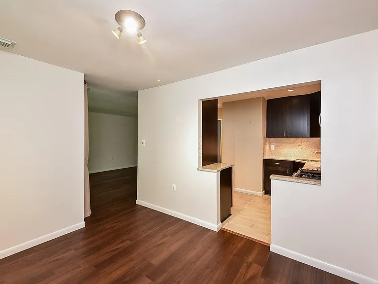1534 Northgate Sq #22 — Photo 8